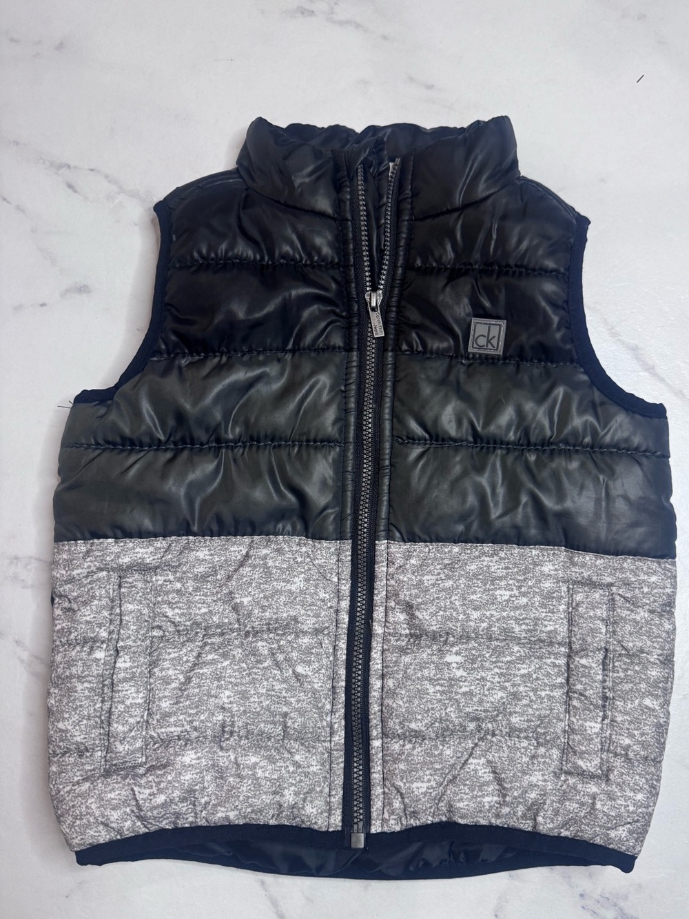Calvin Klein toddler boys' puffer vest black / heather gray pockets zip 18m